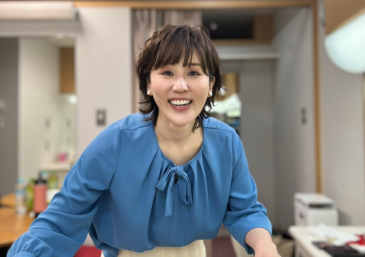 nishioka_sumi's tweet photo. 今日5/4(月)
#tbs  #ひるおび　出させていただきました✨

いつも素敵な衣装に助けていただく✨😳🙌
ブラウス　#anniplus
パンツ   #RESPEC

なんと贅沢に
衣装候補もありました✨🙇‍♀️

ブラウス   #CHRISCELIN
パンツ   anni plus

贅沢✨🙌　　急にオシャレさんだ😳
ありがたい✨🙇‍♀️ https://t.co/0v6l4GbyW3