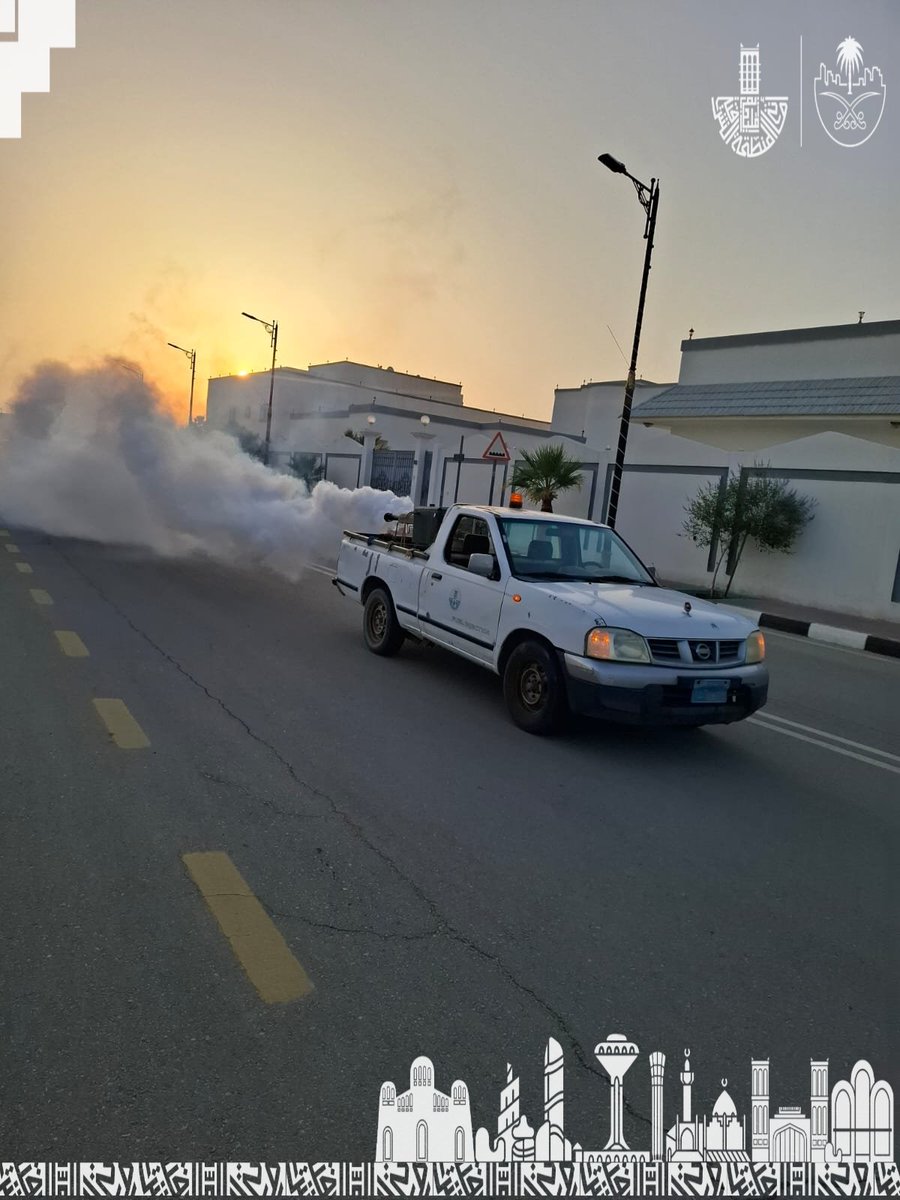 Malijah_mun's tweet photo. #بلدية_مليجة
الفرق الميدانية تكثف أعمال الإصحاح البيئي
 بمليجةوالمراكز المجاورة ، من خلال رش المبيدات بالشوارع الرئيسية وداخل الأحياء السكنية
#الشرقية_أمانة https://t.co/IQRVP3jvqz