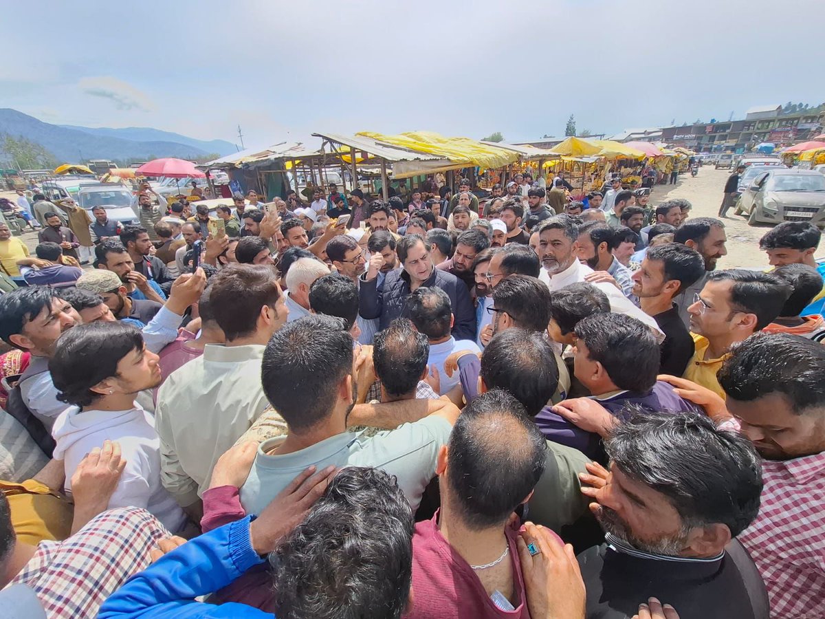 JKPCOfficial's tweet photo. JKPC President @sajadlone  today visited Bus Stand Handwara to review ongoing works and announced major new projects to boost the infrastructure of Handwara Town. 
Macadamization, Deep Drainage and Construction of a multi-level Shopping Complex at the New Bus Stand Handwara will begin soon.
The people of Handwara Town  appreciated his vision and commitment to progress and modern development.