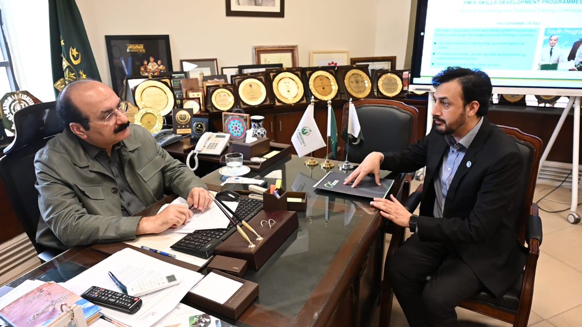 PMsYouthProgram's tweet photo. Chairman Prime Minister’s Youth Programme Rana Mashhood Ahmad Khan met with Mr. Mubashir Banoori to review preparations for the upcoming Green Mobility Conference under PGMM, scheduled for 9–10 June 2026 at the Pak-China Friendship Center.

#PMYP #GreenMobilityConference https://t.co/liC0uBRsNZ