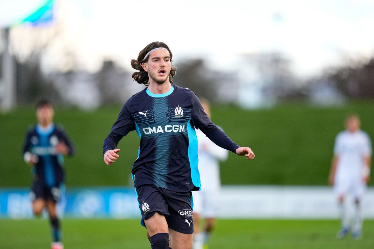 LaMinuteOM_'s tweet photo. 🚨 Quatre jeunes de l'OM sont nommés pour le Trophée Espoir du Football ! 💫

- Antoine Valero (catégorie : meilleur attaquant U19)
- Ugo Lamare El Kadmiri (catégorie : meilleur attaquant U19)
- Milan Leccese (catégorie : meilleur milieu U19)
- Samy Bedja (catégorie : meilleur milieu U17).

#TeamOM