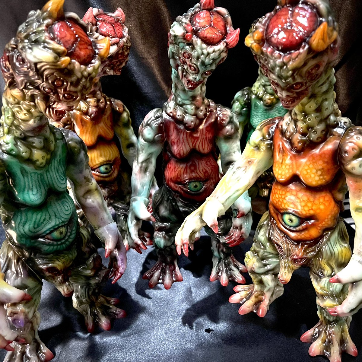 MADMONK かっこわらい雑貨店塗装　世界限定5体 I painted MAD HUNTER's sofvi. I would be happy if he becomes one