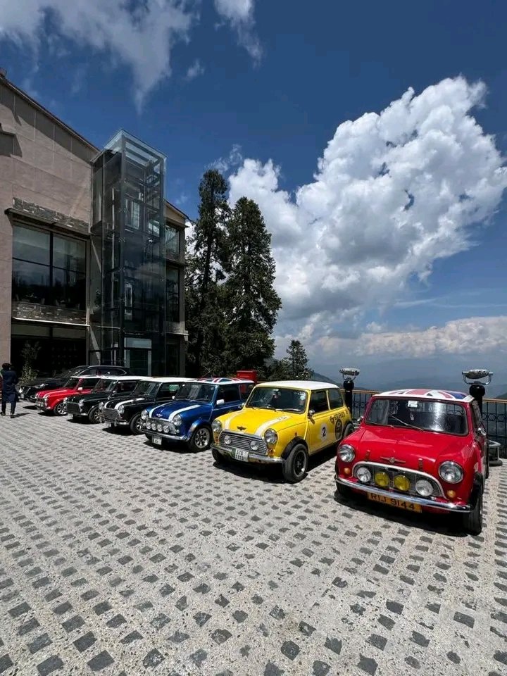Sajviews_'s tweet photo. Mini Mania, Old school charm, forever iconic🇵🇰
#saj | #sajviews https://t.co/Fm0w8EQyOl