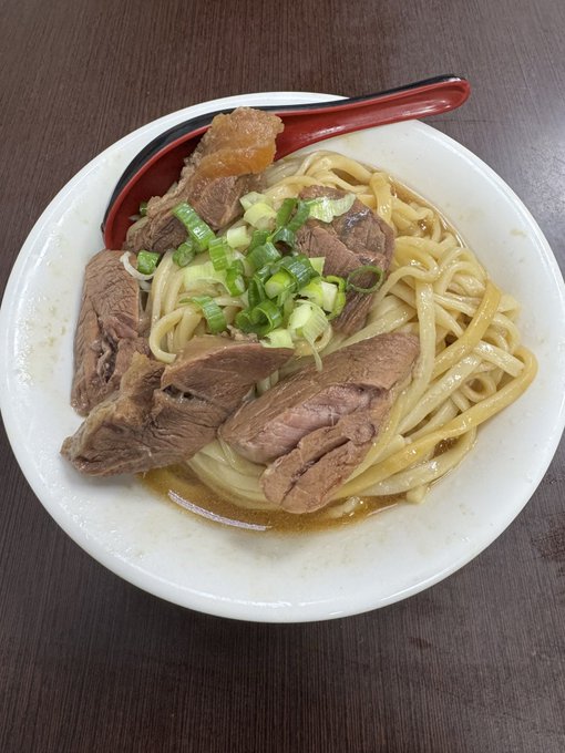昼飯
今回本店に行ったんだけど自強店の方が美味しく感じた。
でもこれで700円台はだいぶ安い 