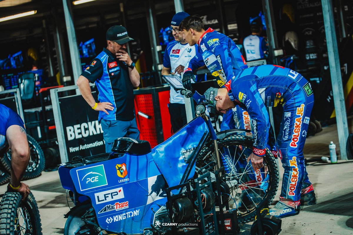 UniaLesznoKS's tweet image. #Team 💪🏼 #WROLES 

Fot. @jakub_schwarz 📸

#KSUL ⚪️🔵🤟🏼 #PGEEkstraliga #PGEE #UniaLeszno #StolicaŻużla