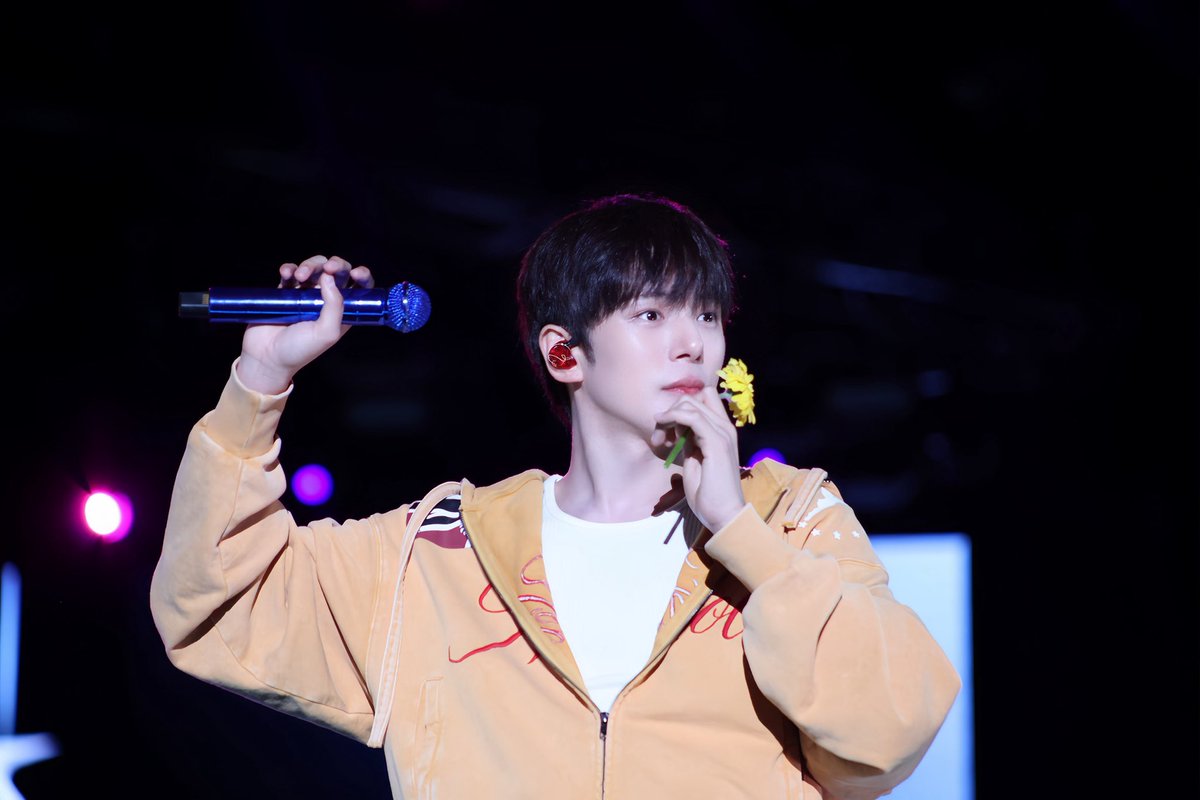 dang_ddk's tweet photo. 260504 오사카 2026 MONSTA X WORLD TOUR
[THE X : NEXUS] IN JAPAN #민혁 사첵

자리는 너무 좋은데 뒷열 3자리 비어서 어제보다 더 무서웠어🥹 그래도 하나뿐이지만 잘 나와서 다행이야😮‍💨

#MONSTAX #MONSTA_X #モンスタエックス 
#몬스타엑스 
#ミニョク #MINHYUK https://t.co/PoYgEop0bZ