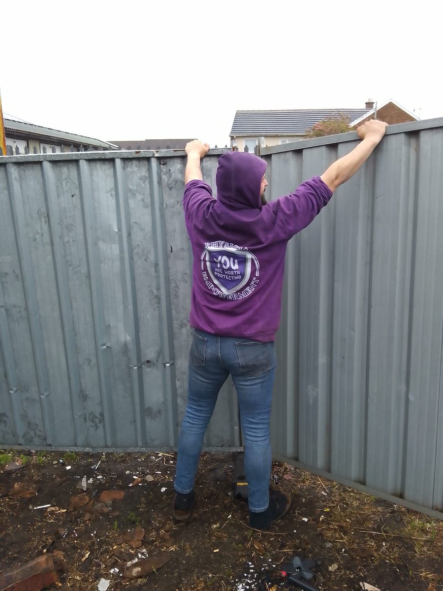 CicPhysical's tweet image. Another weekend getting our New home ready. Big thanks to all who are giving up third time to help out..

#teamworkmakesthedreamwork
#happynewhomeowners
#kindnessmatters
#SisterhoodStrong
#MentalHealthAwareness
#womensupportingwomen 💜