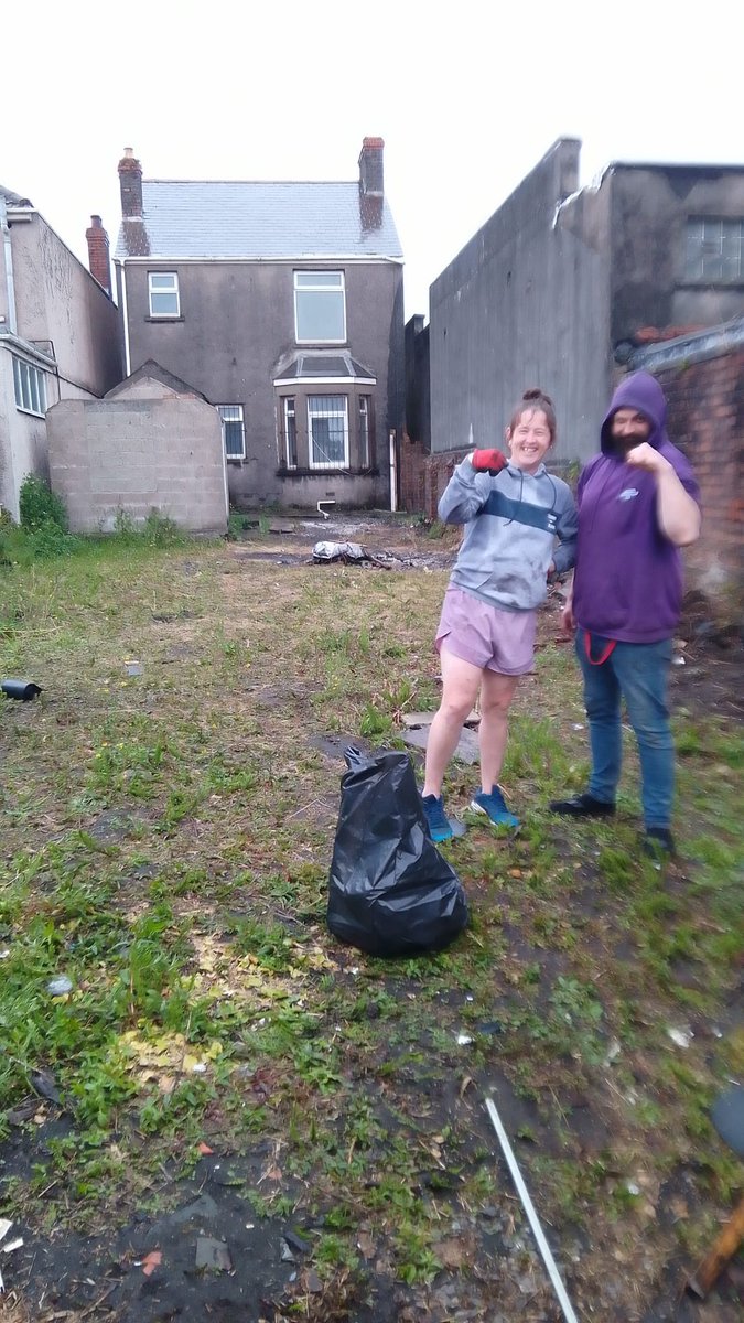 CicPhysical's tweet image. Another weekend getting our New home ready. Big thanks to all who are giving up third time to help out..

#teamworkmakesthedreamwork
#happynewhomeowners
#kindnessmatters
#SisterhoodStrong
#MentalHealthAwareness
#womensupportingwomen 💜