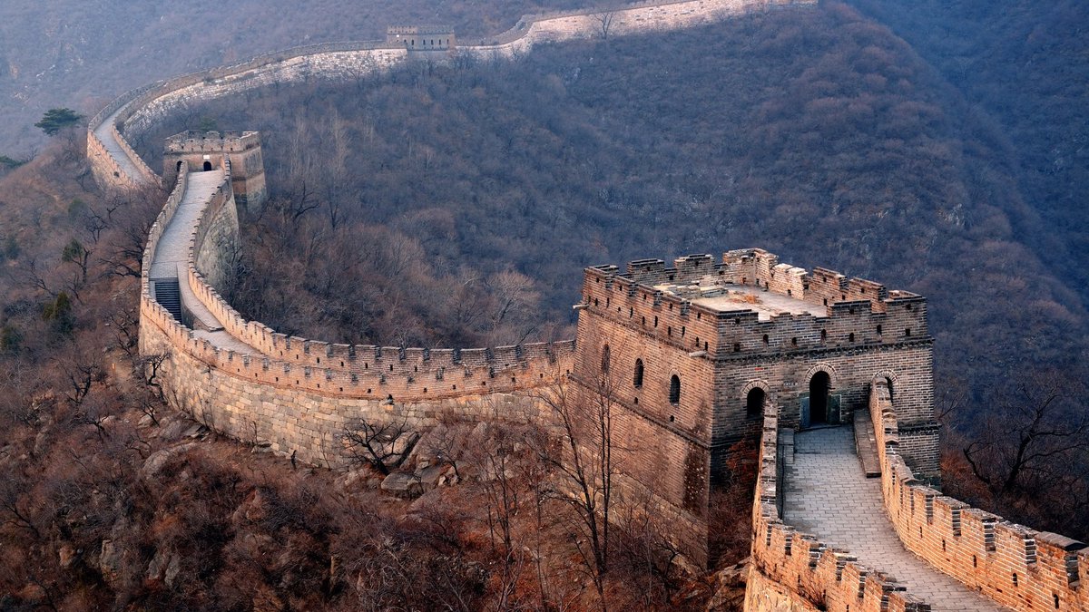 lucius_chibuike's tweet image. The Great Wall of China is not just a wall.
It is the longest civil engineering project in human history. 

The Scale
Total length across all sections: 21,196 kilometres.
Built over 2,000 years by multiple dynasties.
#EngineeredToOutrun #Engineering #CivilEngineering
