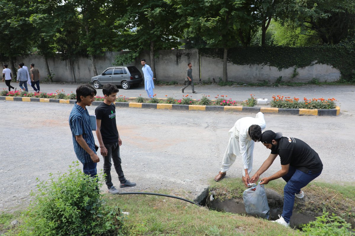 UAJK_Official's tweet photo. Cleanliness Week begins at @UAJK_Official 🌿 Students, faculty, and management unite to make our campuses clean, green, and welcoming. Together for a better environment. #CleanlinessWeek #UAJK https://t.co/8jetMzBu6f