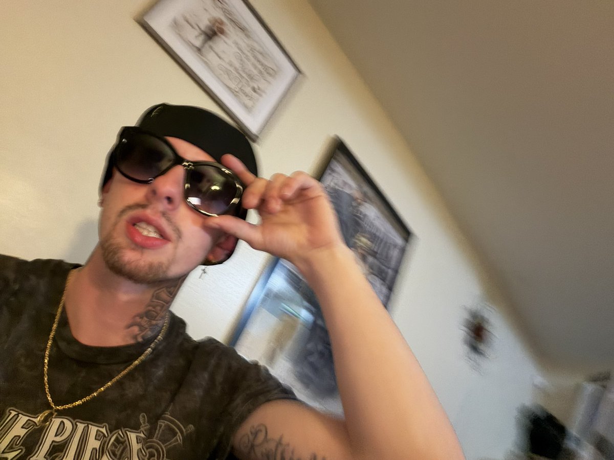 cjviibes tweet media