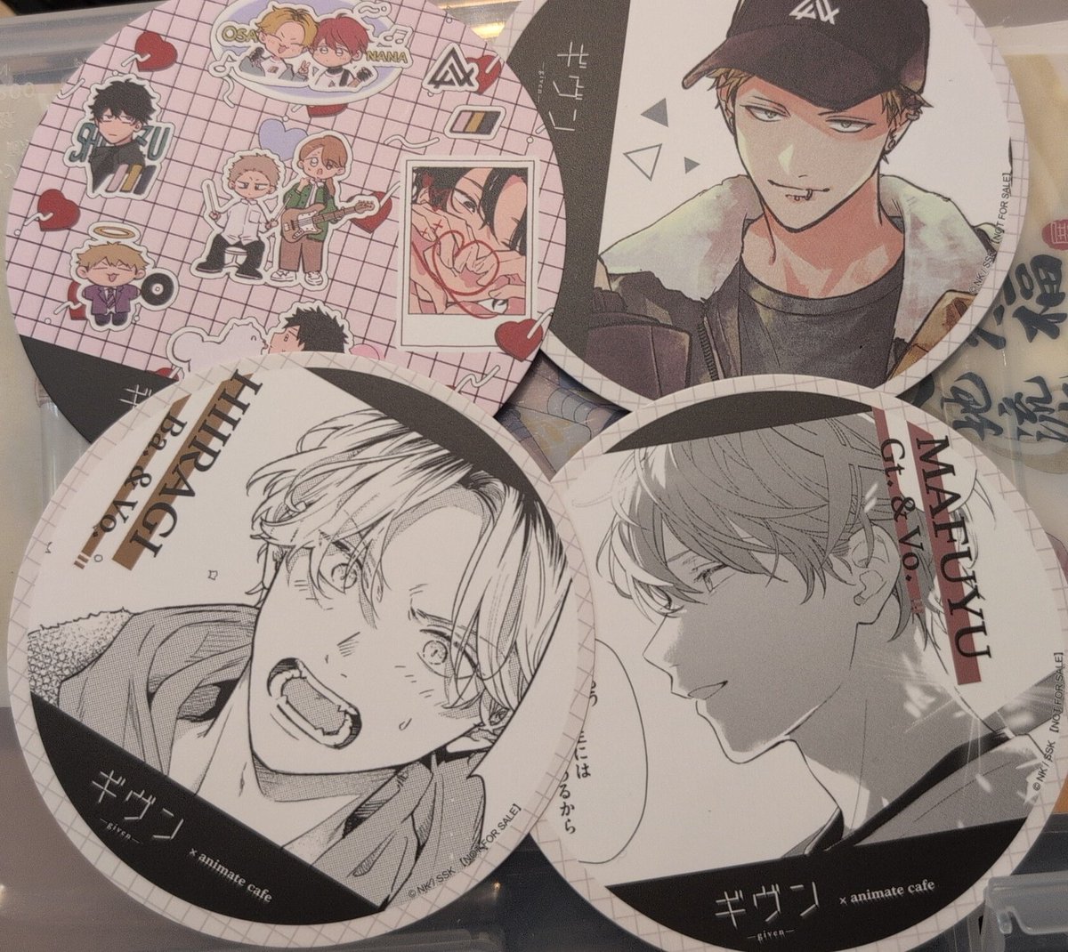 t2tpop's tweet photo. 【交換】ギヴン　アニメイトカフェ

譲）柊、真冬、秋彦、集合
求）春樹カラー

現地名古屋現地におります。現地手渡し＞郵送交換でお願いいたします。 https://t.co/PdVZCmqPwj