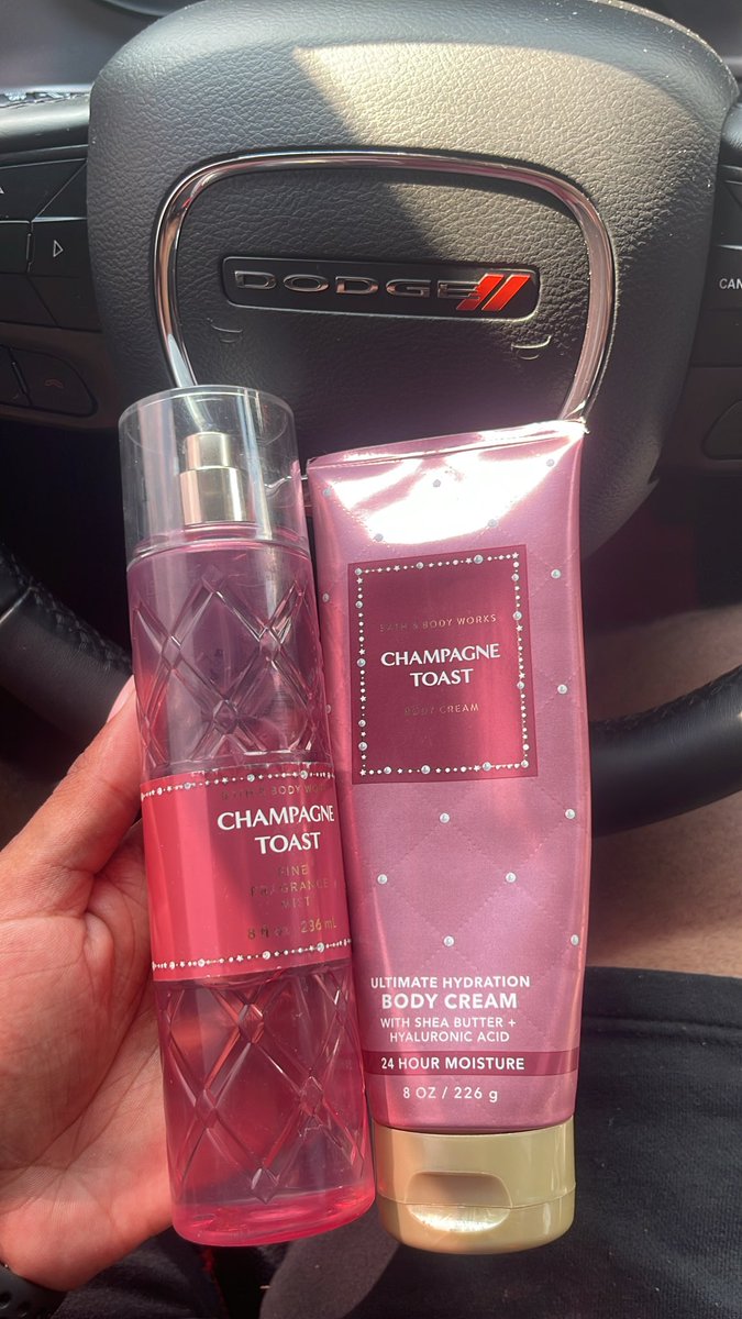 mjizhim23's tweet photo. @groovykidlou This my shit women scents be hitting but men’s scents be shit like “stone” or “ocean” I don’t wanna smell like fish piss and rocks 🤣🤣 https://t.co/Y6KGSK01K8