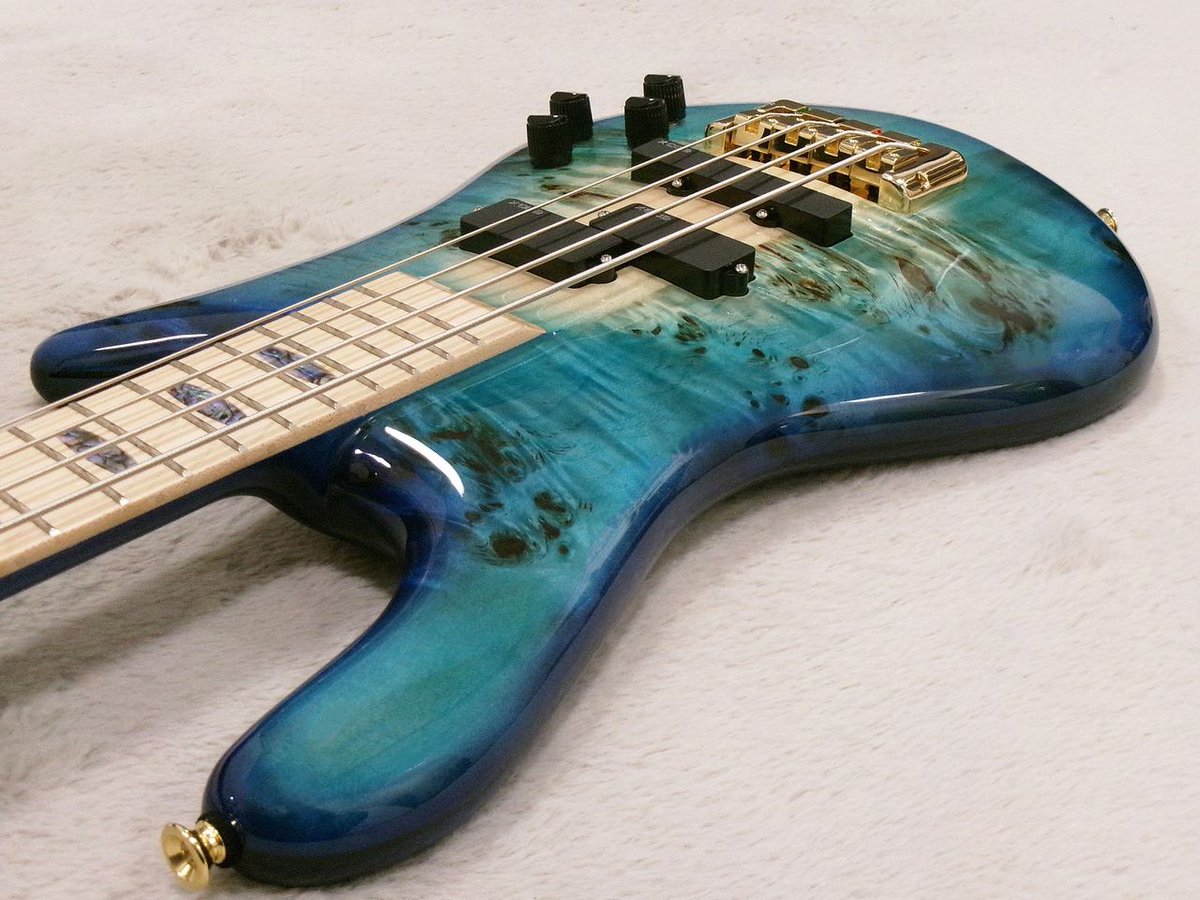 AikyokuOfficial's tweet photo. 🌾アピタ稲沢店🌾
限定カラーモデルのご案内です。
『Spector Euro 4 CST Japan Exclusive Natural Blue Burst Gloss』
ポプラバールトップに美しいブルーバーストカラー。
プリアンプにはDarkglassと共同開発のSpector Legacyを搭載しています⚡️
デジマート
https://t.co/PTj55L69xu
#ベース #spector https://t.co/RFGwgbL0lC