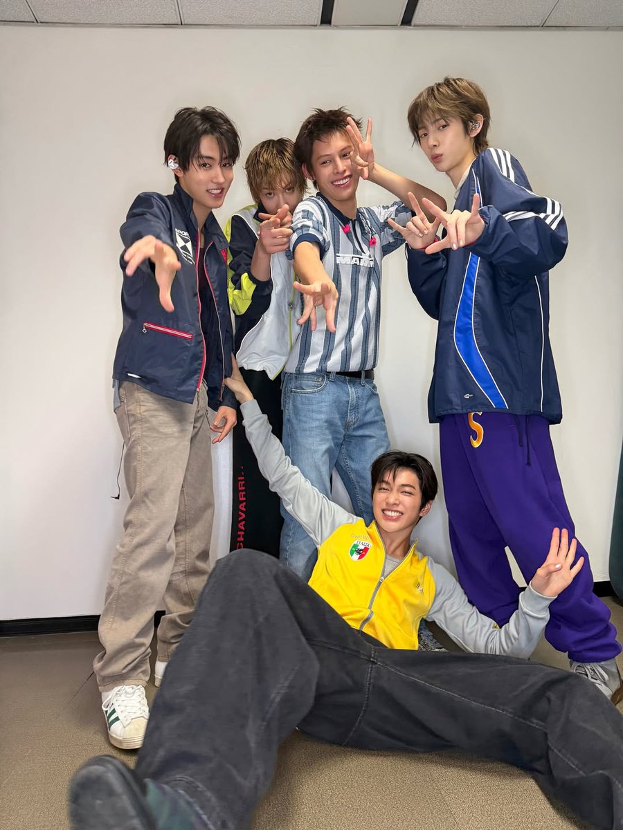 星星 tweet media
