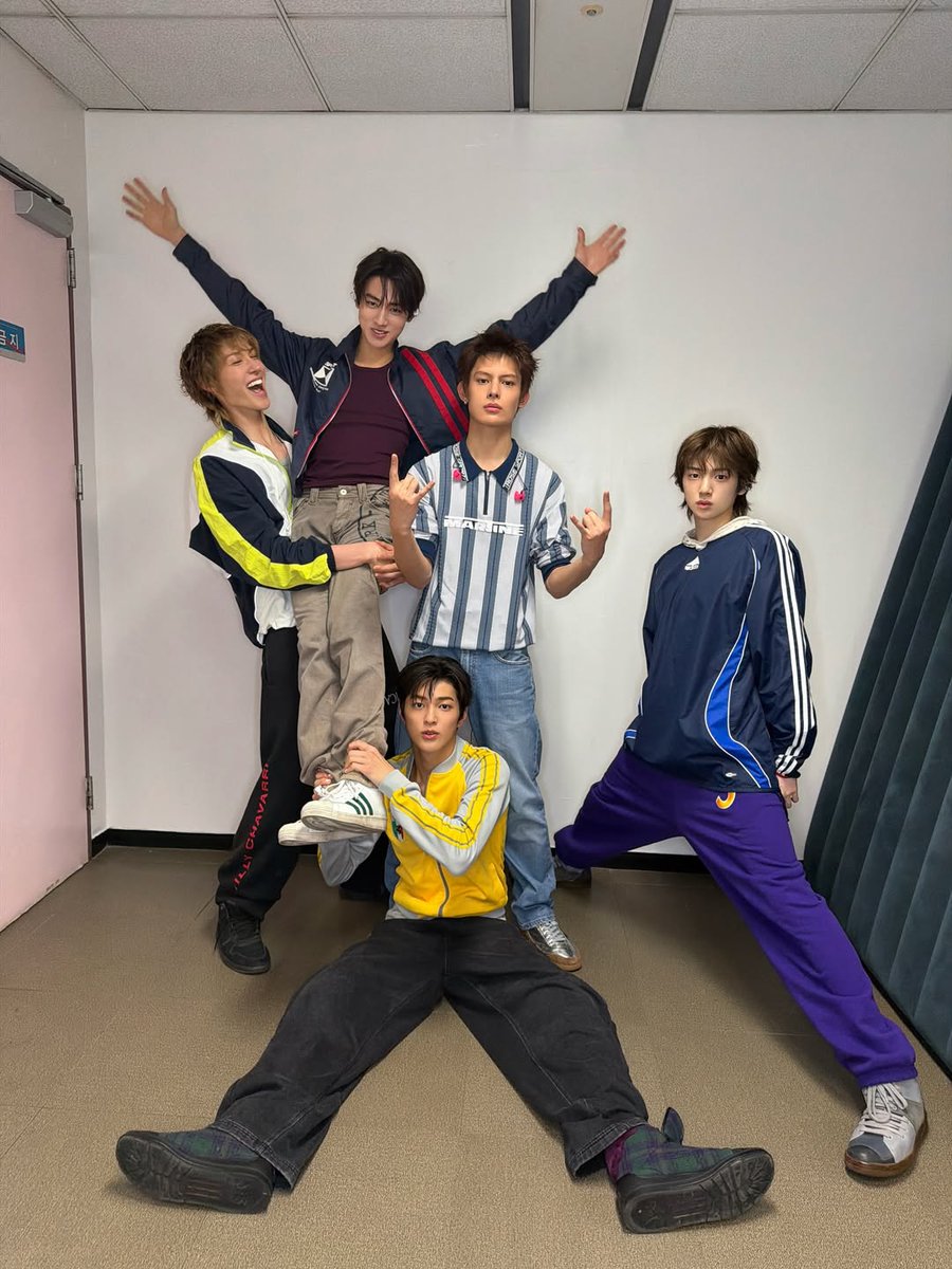 星星 tweet media