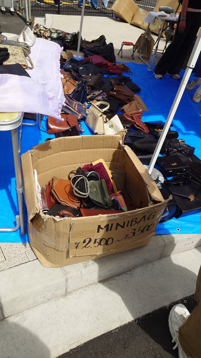 kowappa01's tweet image. 見てるとバサーで買うより服もネットで買ったほうが、品質がいい感じがするし、安いなぁ〜たぶん🤷シランケド😵
肌感だけどね😘ユニクロの新品値段が変わらないなぁ〜🤔よーく考えると、ネットで古着買ったほう品質がいいなぁ〜🕵️
#古着
#ユニクロ
#下北沢
#新品