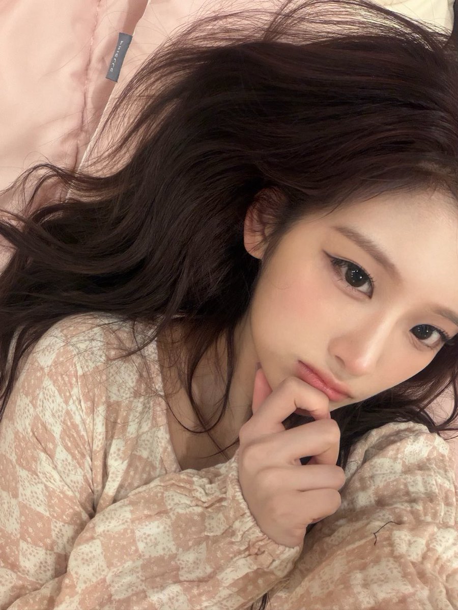 haemigxx's tweet photo. 엔써 침대 내꺼라는 여자들 용안 https://t.co/fraqTSfP8Q