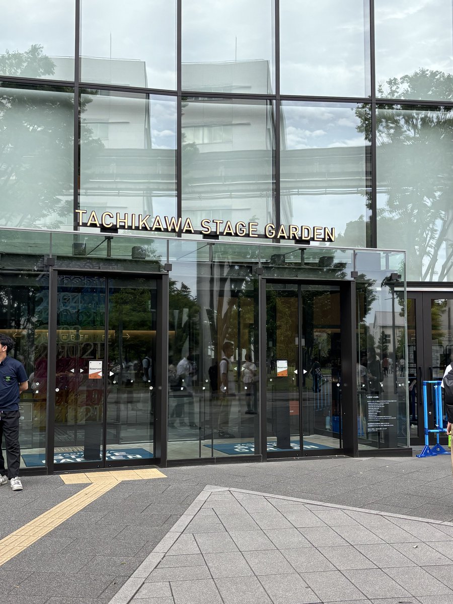ななせ tweet media
