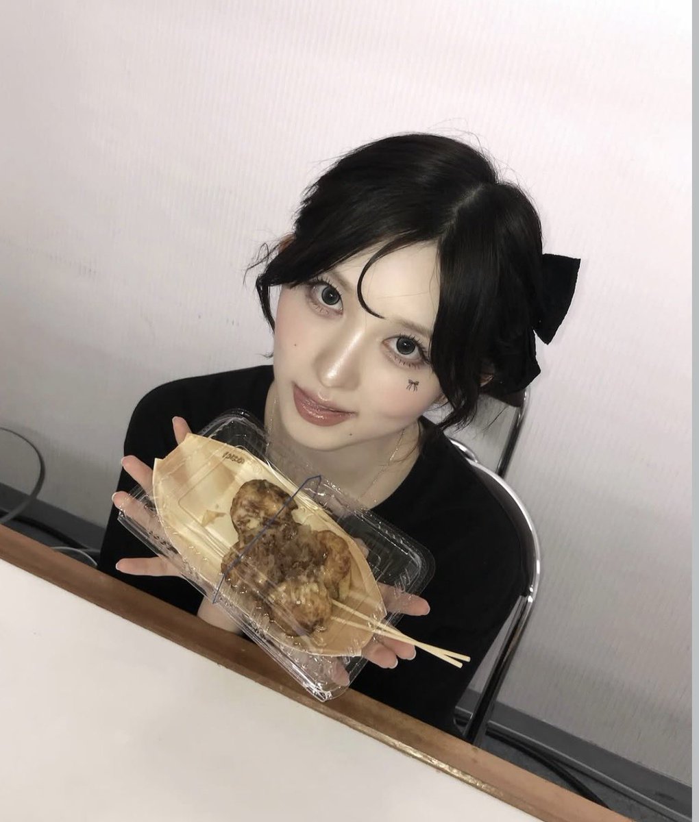 なつせんす tweet media