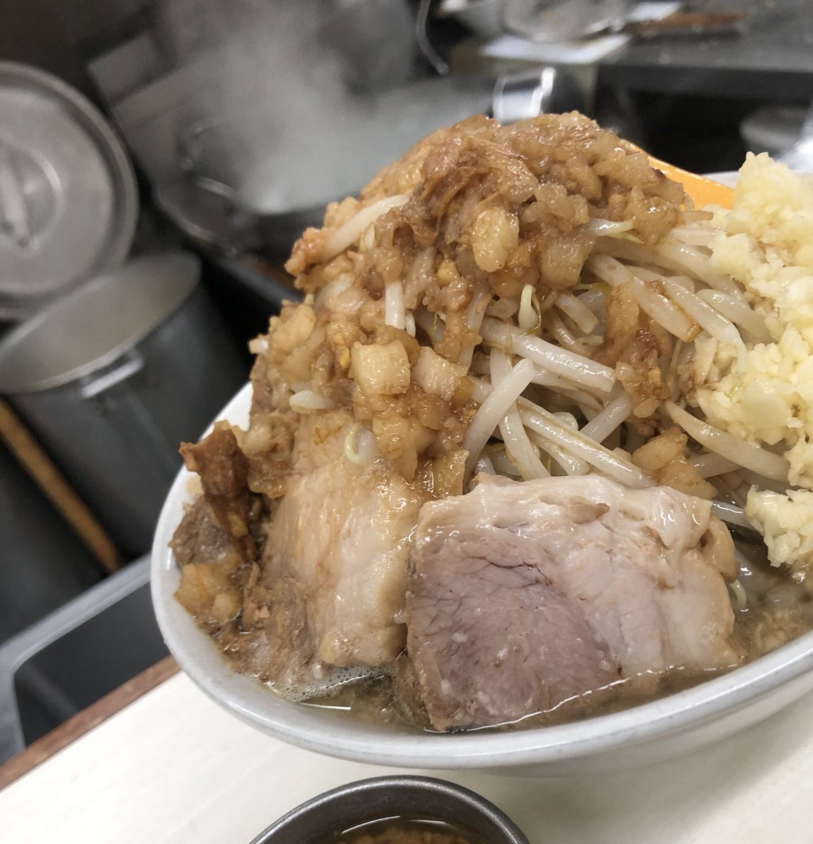 rekishi_tsu's tweet photo. 5/4㈪夜営業17:00再開します
21:00提供終了するよう列調整致します

今年のGWのトレンドはどこですかねぇ？
皆どこへ遊びに行っとるんだろうか
まぁ分かったとて行かない男
次のお休みは私東京ドームでやきうなので…
やきう→ラーメン→帰る
コレよ。 https://t.co/9cwmhvzlR2