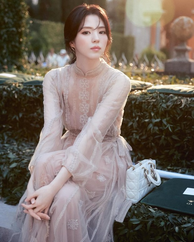 WithChrisChill's tweet photo. Han So Hee https://t.co/Tb8l4CvRBG