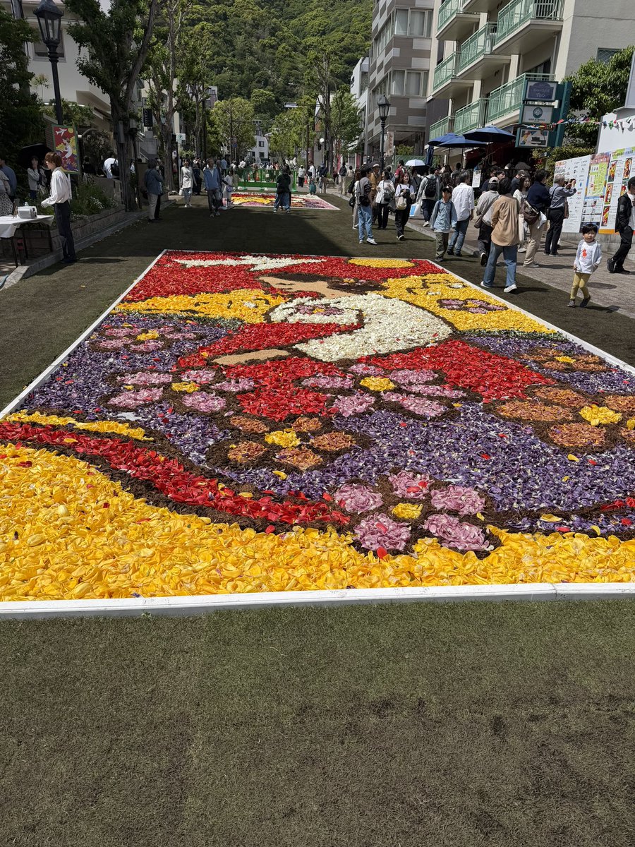 5minimini's tweet photo. 北の坂インフォラーター
綺麗でした！
ユーマンのフリーライブを
楽しんだあと久しぶりの
テル坂道さんぽ🚶‍♀️に行ってきました😊

YouTubeと同じ場所が
なかなか見つけられず😭でも
ライオン像🦁は流石に見つけられました！！

#オカダユータ
#坂道さんぽ
#vol17
#ライオン坂
#てる坂道さんぽ
#vol16 https://t.co/KBA4WlDHu2