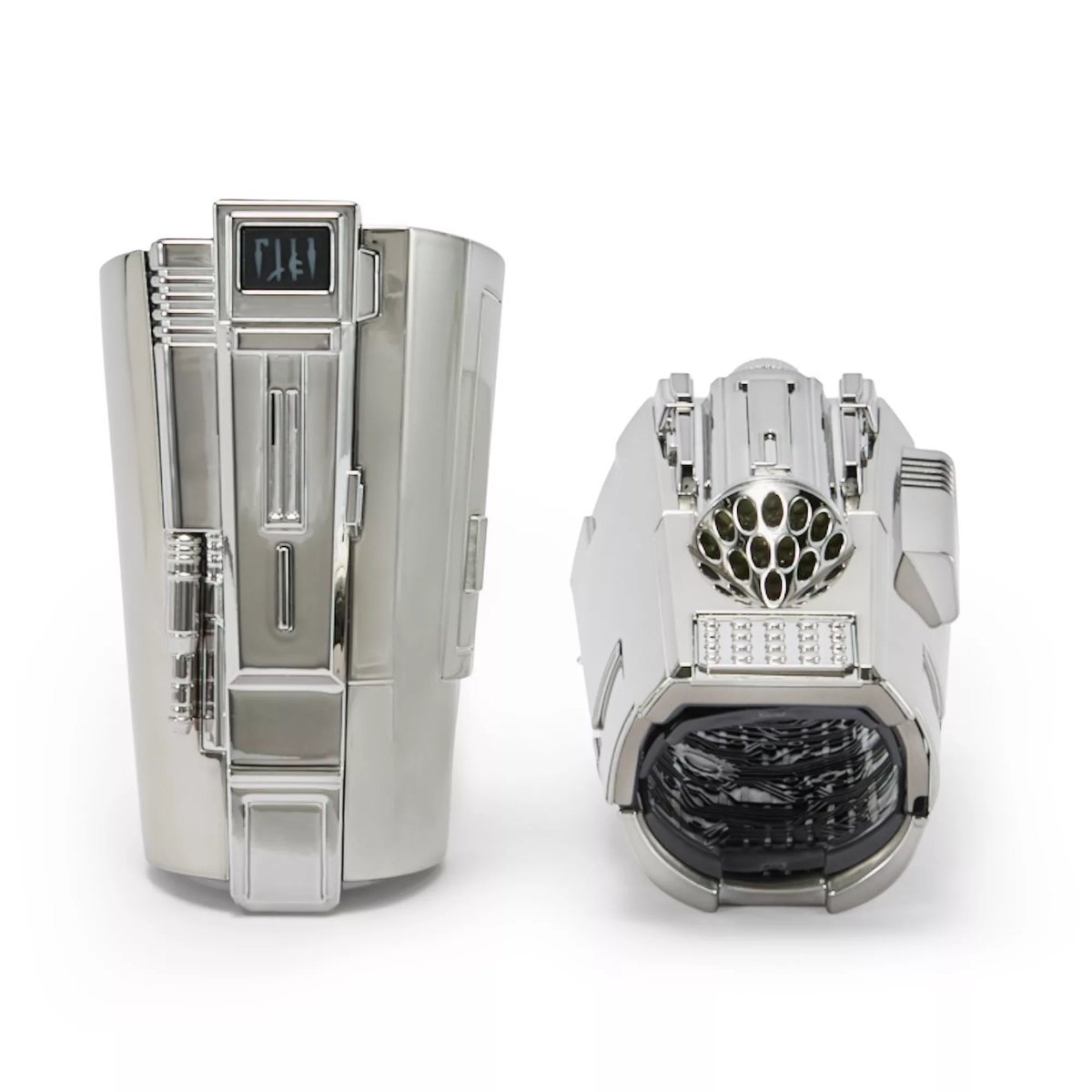 bobafettloot's tweet photo. 💥 La caza comienza…
Los Guanteletes Mandalorianos de #StarWars: #GalaxyEdge, inspirados en #TheMandalorian, aterrizan para llevar tu equipo de cazarrecompensas al siguiente nivel.
💶 110€ https://t.co/aVNgcRSZsx
