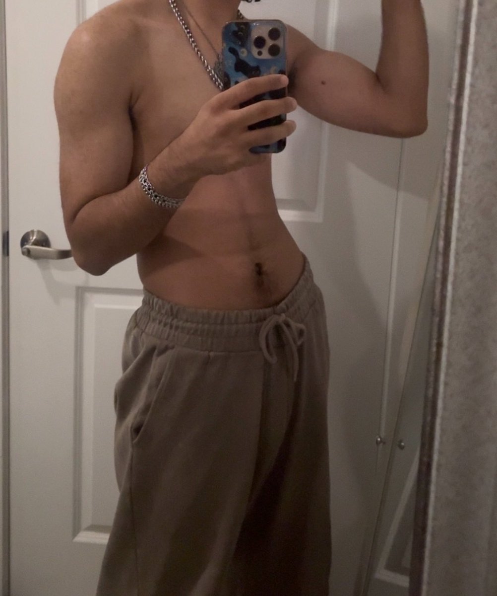 its_junieha's tweet photo. I wanna get more defined😛 https://t.co/C87c0BQJVl