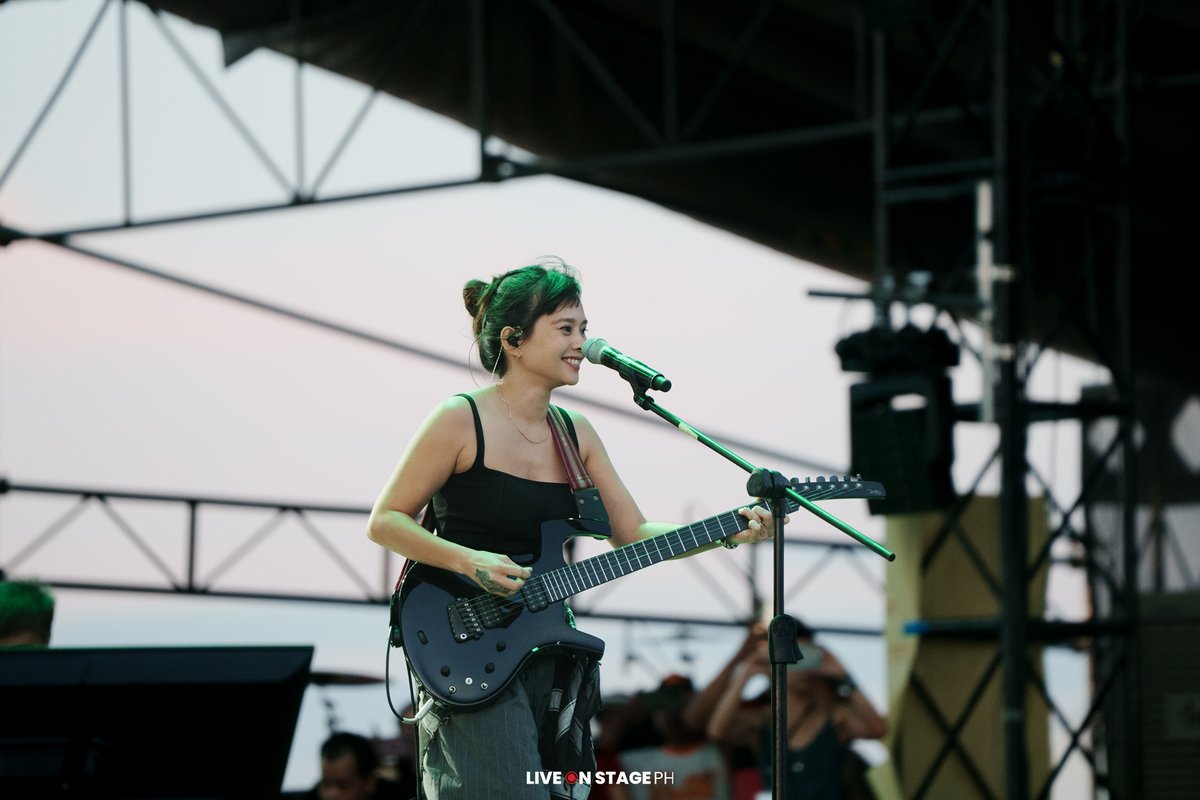liveonstagePH's tweet photo. And suddenly it feels like we're back in the 2004s with @kitchienadal's set yesterday at the #AuroraMusicFestival2026
#AuroraMusicFestClark2026 #EpicEvents https://t.co/FtzC3DosgX