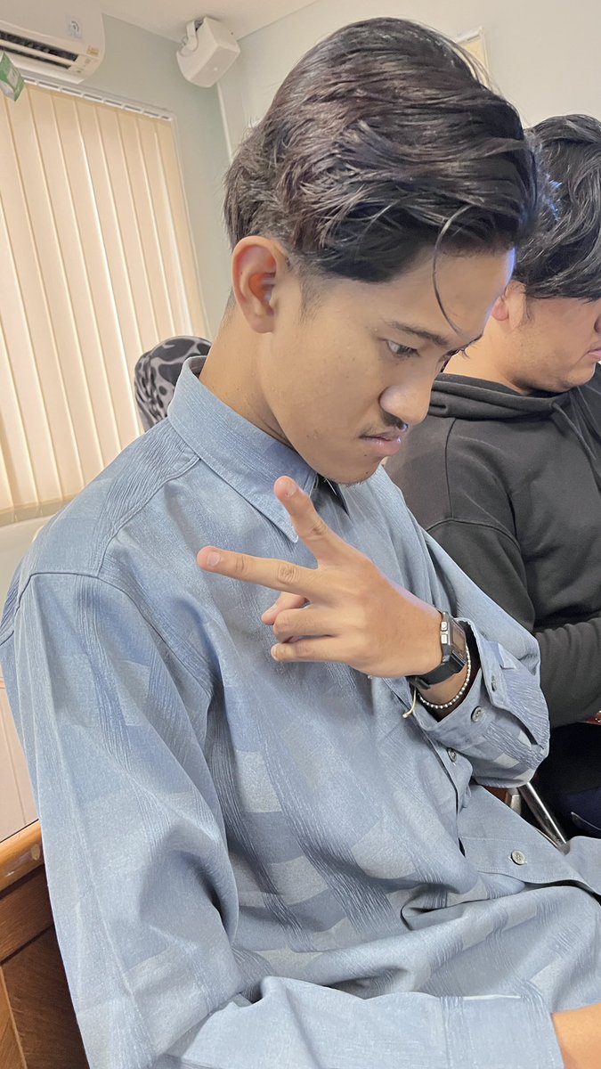 anak muda britania tweet media
