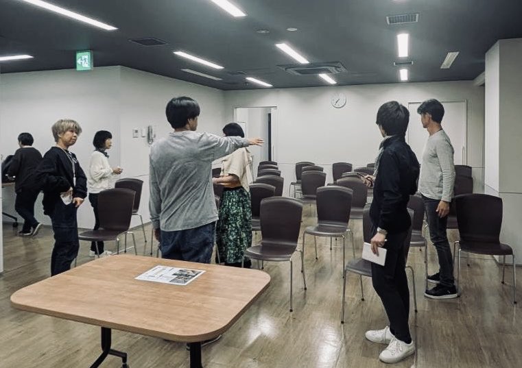 zhongchuan48204's tweet photo. もうすぐ5/10
「美味しいごはん〜挑〜」ニシオギ上映会

先日は井草八幡宮にみんなで参拝して
会場でリハーサル

まだまだ課題は山積みだけど
来てくださる方を
あたたかい空気でお迎えできるように

あと数日
みんなで力を合わせて
ラストスパートだ🔥🔥

#美味しいごはん
#西荻窪
#ゆにわ https://t.co/kmHura5BRV