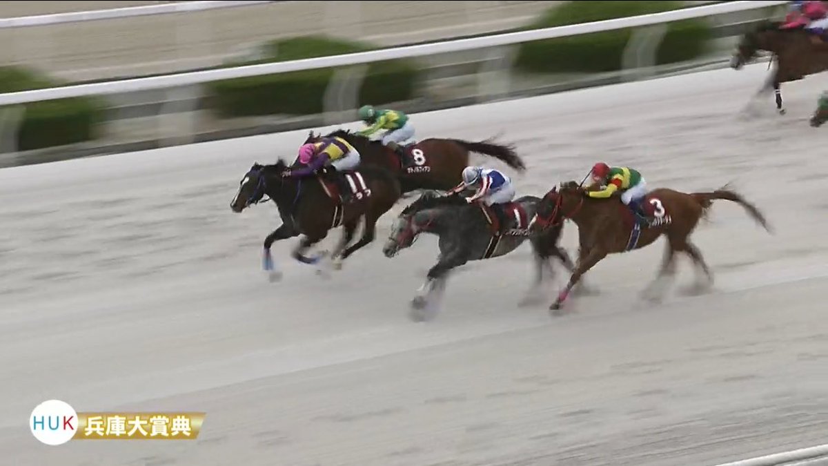 天空競馬予想Ｚ tweet media