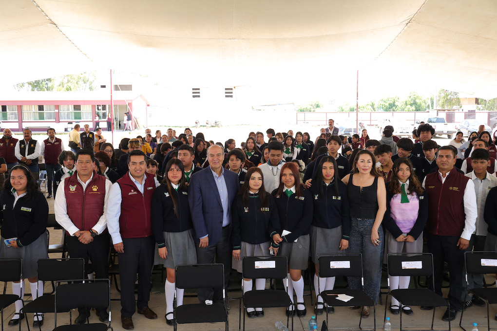 📌Entrega SEPH obras y equipamiento en 27 escuelas de Tulancingo
vocalesonline.com.mx/index.php/esta…