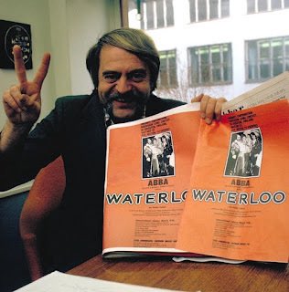 Alan_Hogg's tweet image. Stig pictured with adverts for the @ABBA single “Waterloo”
#Abba #Waterloo #Eurovision

abbafansblog.blogspot.com/2021/10/waterl…