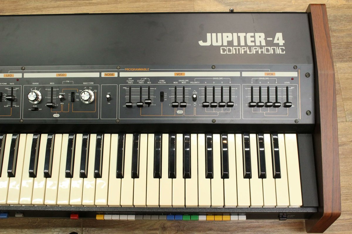 1484_shinjuku's tweet photo. Roland JUPITER-4 値下げしました!
1VCOながら、オシレーター、フィルター、LFOセクション、コーラス機能、その他のコンポーネントの特性を組み合わせることで、太く暖かみのあるサウンドを実現!また、8種類のユーザープリセットの保存が可能!!
#vintagesynth #キーボードマート新宿 https://t.co/3uD4yntX8a