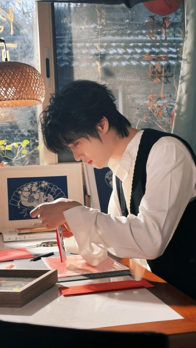 展chu tweet media