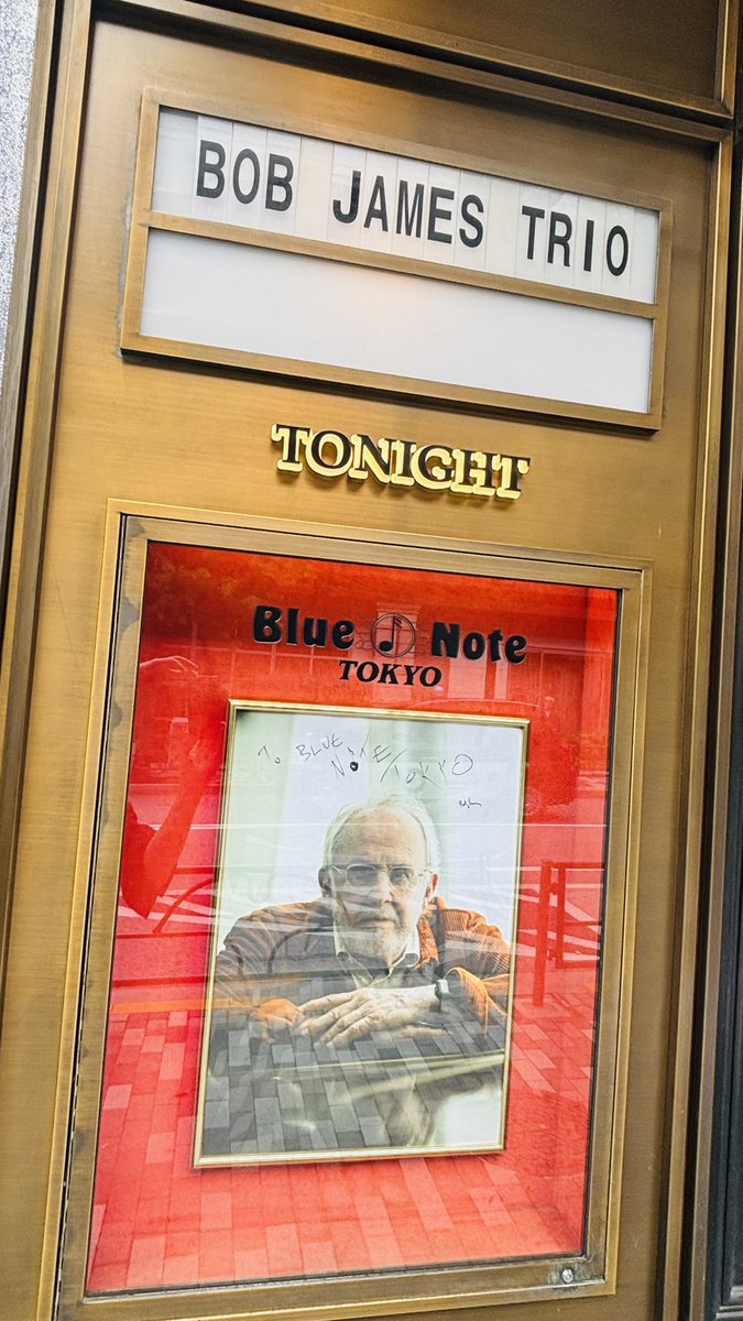 takasomewhere's tweet photo. 今年初BlueNote🎵
BobJames観れる🎹😭
楽しむ！

#Bluenotetokyo 
#BobJames https://t.co/Ja5XUv1VpN