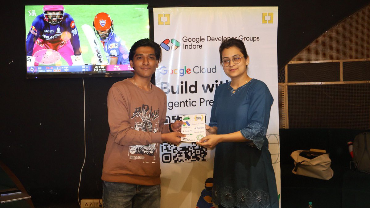 GDG_Indore's tweet photo. APL Scoreboard Update 🏏⚡
1st May @ Murphys Cafe 🥇 Deepanshu — 24 🥈🥉 Teams at 23 — it’s CLOSE 👀
Next rounds = intense ⚡ #BuildWithAI #APL #GDGIndore @tpal94 https://t.co/z2p1RBBA3b