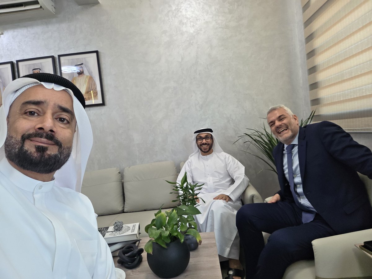 zalshamsi's tweet photo. إجتمعت مع صديقين عزيزين على القلب والعقل ،،
سعادة المحامي / حسن مطر الريامي نائب رئيس مجلس إدارة جمعية الامارات للمحامين والقانونيين.
وسعادة المحامي بلبنان / راني جوزيف صادر رئيس مجموعة صادر للنشر القانوني  .
كتبت عزيزين على القلب لاني أحبهما  ،،
وعزيزين على العقل للفائدة الكبيرة التي أستفيد منها في الجلوس معهما ومصاحبتهما  .

تحدثنا عن مبادرات نطلقها مع صادر القانونية لما به مصلحة #الامارات وشعبها الوفي .