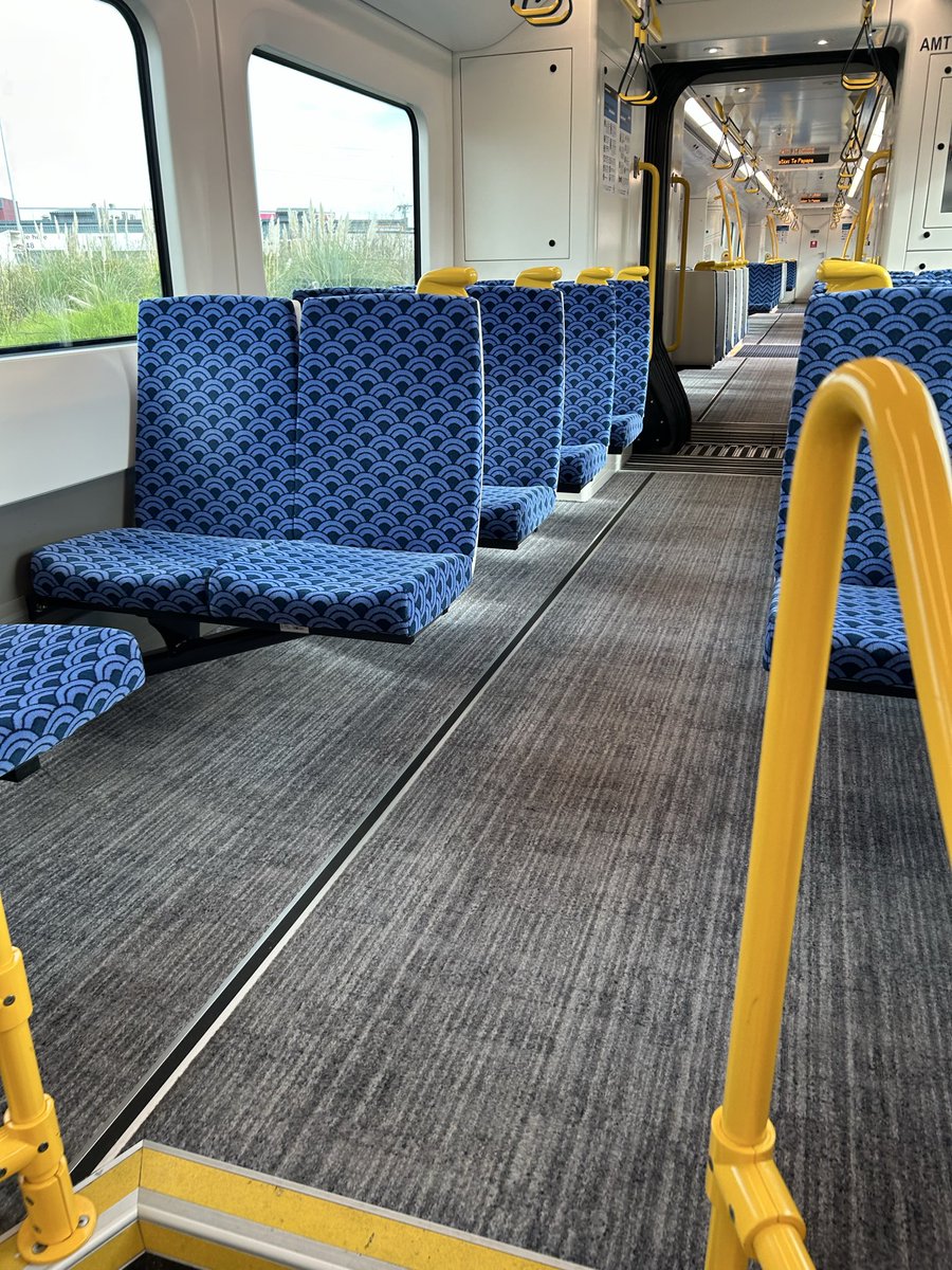 staceynwing's tweet photo. In New Zealand, the trains have lovely moquette 😂💞 https://t.co/TgSoPc4TuA