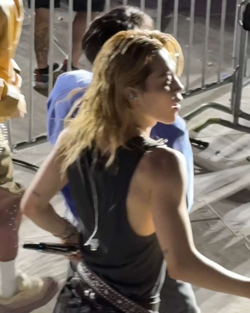holy fuck that body of yours is absurd