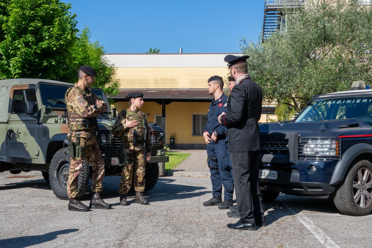 Auguri all’<a href="/Esercito/">Esercito Italiano</a> per i 165 anni di impegno al servizio del Paese!
#PossiamoAiutarvi #Carabinieri