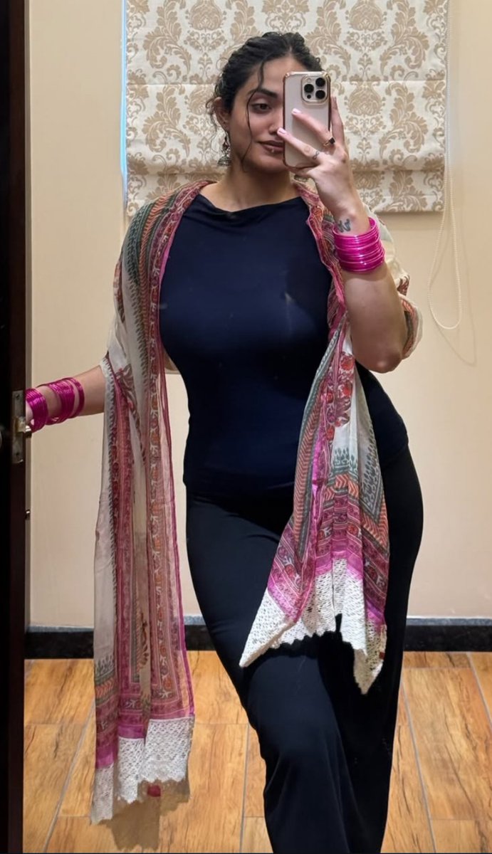 Actress Hub tweet media