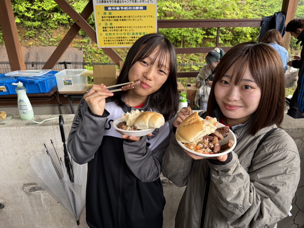 サンキョウテクノスタッフ様のBBQに参加させていただきました！

やっぱりお肉が豪快~🍖✨
お肉にかかっているトマトと玉ねぎのソースが酸味が効いていておいしいです🍅🧅
ありがとうございました！

 #福井丸岡RUCK 
 #サンキョウテクノスタッフ