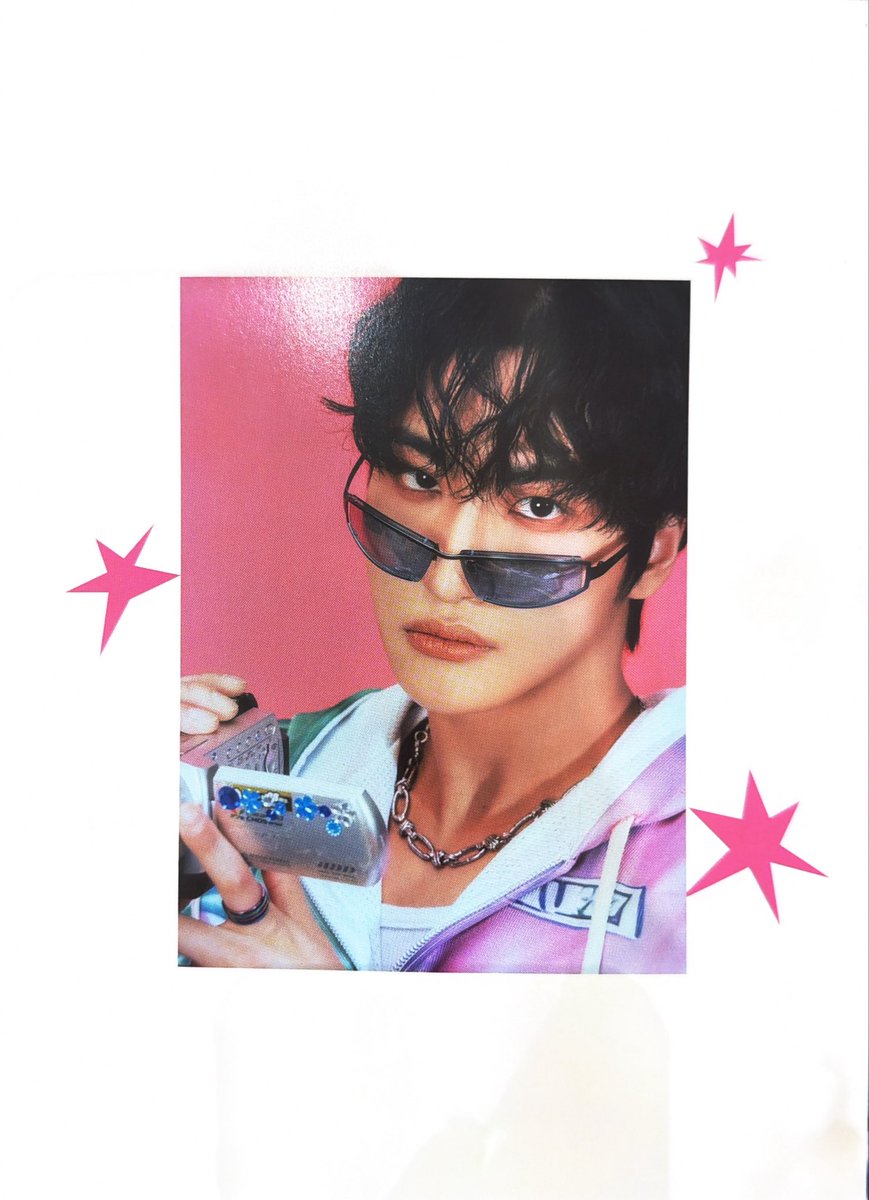 디어 tweet media