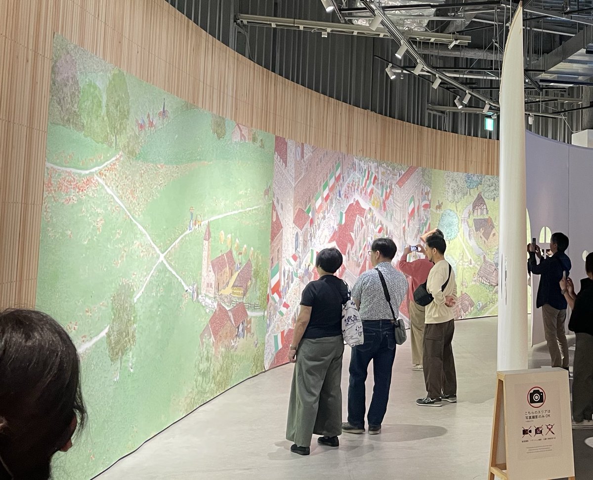eddeiy's tweet photo. 「生誕100周年記念 安野光雅展」鑑賞。思ってたよりサイズ小さめの原画が多くて、単眼鏡持参が幸いでした（苦笑）。改めて氏の緻密な画力センスを堪能。撮影OKの拡大展示スペースもよかったです。https://t.co/uMWGtjlCrQ
#生誕100周年記念安野光雅展 https://t.co/oz77jGtkft