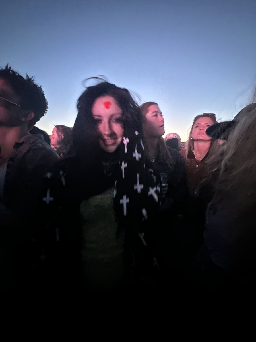 I Like Rave Pfp i’m a pretty rave girl