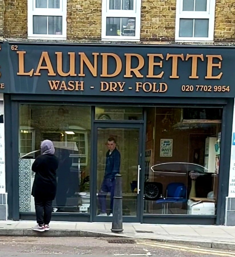 Launderettes1's tweet photo. Wapping Launderette, 62 Wapping Lane, London, E1W 2RL 🧺🧺
#wapping #london #eastlondon #londonlaunderettes #londonlife #londonstreets #launderette #launderama #laundromat #washeteria #coinop #laundry #coinlaundry #slotmachine #washday #laundryday #streetphotography #streetphoto https://t.co/LEGUnA0Yg5