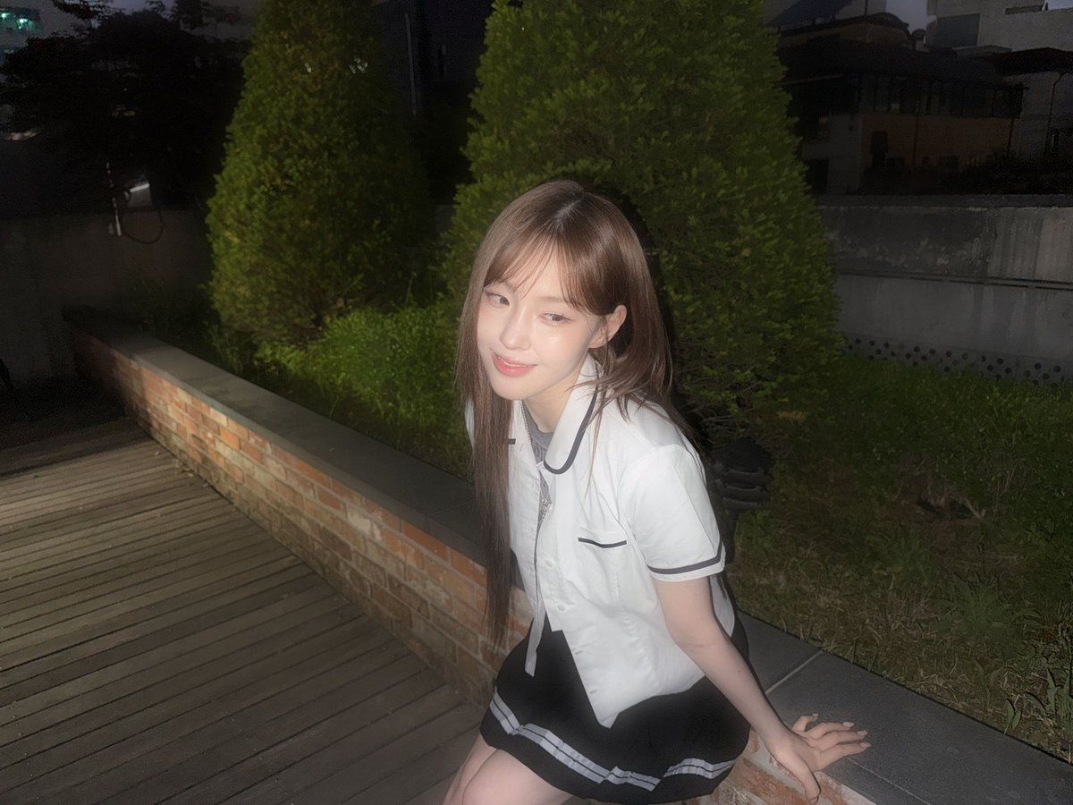 레빗 tweet media